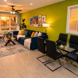 Spacious 3BR Near United Center & Medical District: Chicago'da bir otel