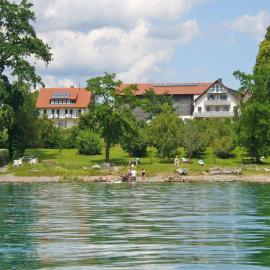 Baumanns Ferienhof Am See, hotel a Bettnau