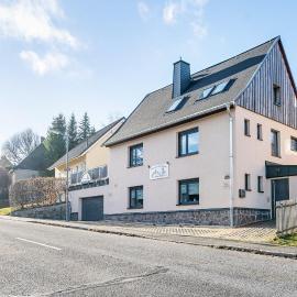 Ferienhaus Fichtelberg, hotel en Crottendorf