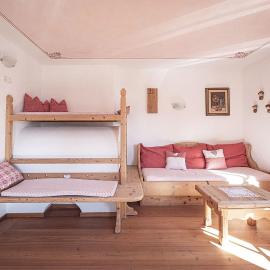 Kofler zw den Wänden Apt Alpenrose