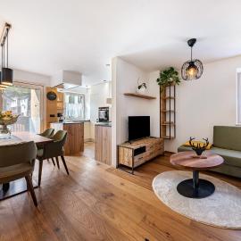 J N Appartement Spritzenhaus, hotel a Sarntal