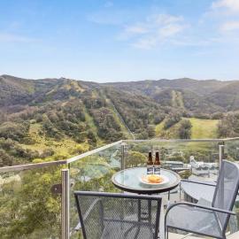Lantern 28 - 1 bedroom and Loft with 1 carpark, hotel in Thredbo