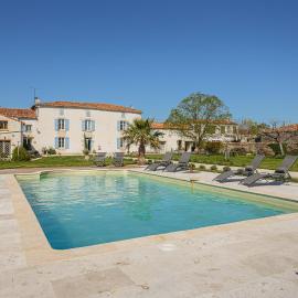 La Belle Parenthèse à la Rochelle, hotel em Vergné
