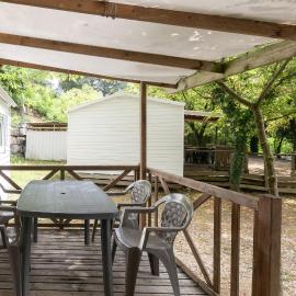 Camping Midi - mobil home 4-6 pers, hotel in Vallon-Pont-dʼArc