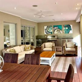15 Luxury Exec Living Outdoor Oasis 4BR & Parking, hotell i Singleton