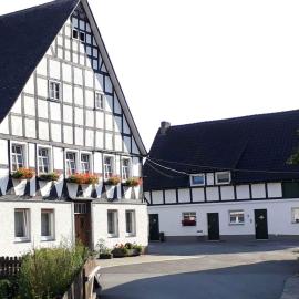 Ferienwohnungen Baust Im Mühlental, hotel v destinácii Eslohe