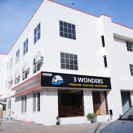 3 WONDERS Tarkarli Hotel and Restaurent，馬爾萬的飯店