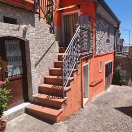 La Casa Arancione、Lacedoniaのホテル