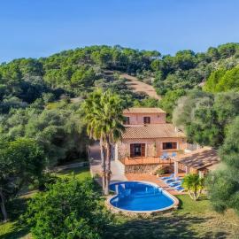 Can Petit, hotel a Sant Joan