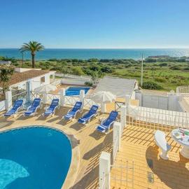 Villa Albuar, hotel i Patroves