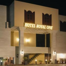 Hotel Royal One, ξενοδοχείο σε Μουλτάν