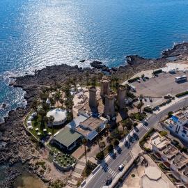 Anna's Sea House