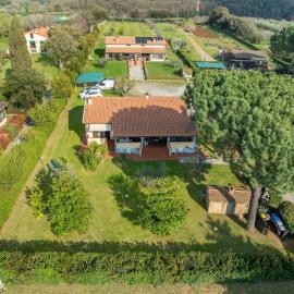 Casa Vacanze Via Gorizia 8, hotel v mestu Cecina