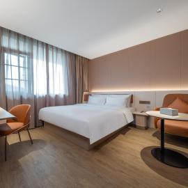 Hanting Hotel Foshan Qinghui Garden and Huagai Road Pedestrian Street