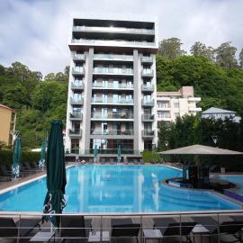 Neptun Palace Kvariati, khách sạn ở Kvariati