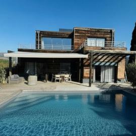 Villa avec piscine chauffée toit-terrasse et clim Proche Pinarellu