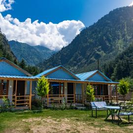 Lee Garden Himalayan Wooden Cottage Kasol