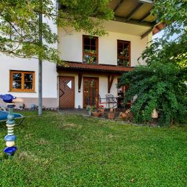 Unterm Nussbäumle, hotel Adelhausenben