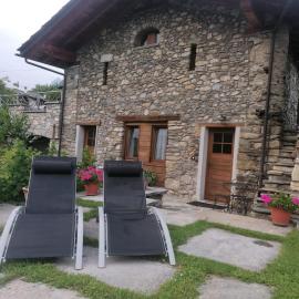 Mini House Valle d'Aosta, hotel u gradu 'Roisan'