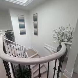 Luxury Renovated Master King Bedroom Private Bath, hotel in Richmond Hill