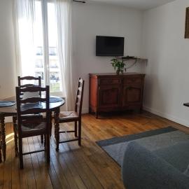 Beautiful 2-bedroom Apartment At La, hotel din Drancy