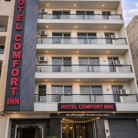 Hotel Comfort Inn, Nangloi, Walking from Metro, hotel in New Delhi