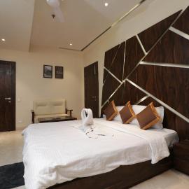 Eennra Guest House, hotell i Mālda