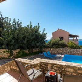 Arto's Villa With Private Pool- BY APOKORONAS VILLAS, hotel in Plaka