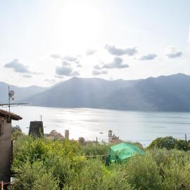 Casa tua Alla Torre- Lago Di Iseo, hotel a Marone