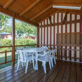 Bungalow E