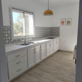Quiet house with garden, hotel in Sakiet ez Zit