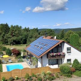 Haus Oettinger, hotel di Hayingen