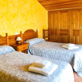 Peña Yerga, Hotel in Tella