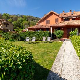Panorama Lake and Garden by Wonderful Italy