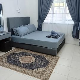 YIE HOMESTAY muslim friendly, hotel in Bemban
