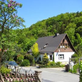 Haus Am Waldrand, hotel in Freital