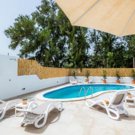 White suites