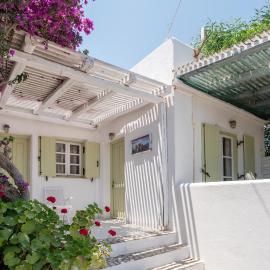 Green Retreats 5 Paros, hotel en Isterni