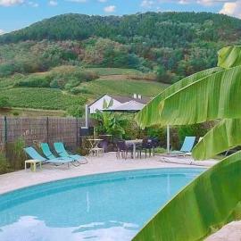 La Belle Étape – Appartement avec Piscine & Spa, hotel v destinácii Wintzenheim