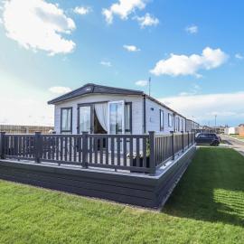 Number 6 - Sandy Beach Holiday Park, hotel di Norwich