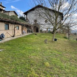 Iregi Natura Casa Rural, hotel in Oskotz