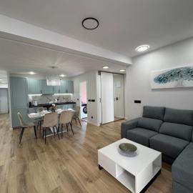 Family Luxury 3BR Flat - Del Cura Beach - Sea View, hotel in Torrevieja