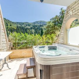 Doliva Studio Anthi private jacuzzi, hotel in Agios Gordios