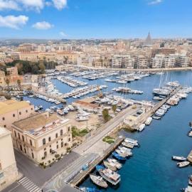 La Finestra sul Mare di Ortigia Suite Luxury, hotel in Syracuse