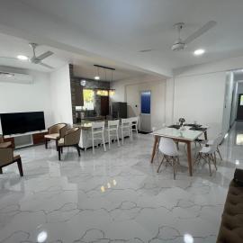 Luxe Mini-Suite Maharagama, hotel in Maharagama
