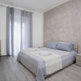20min walk or 2min drive to Veronafiere