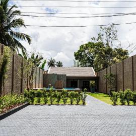 Villa R