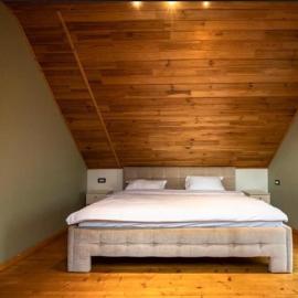Guesthouse340, hotel u gradu Roman
