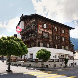 Hotel Chesa Grischuna, готель у місті Клостерс