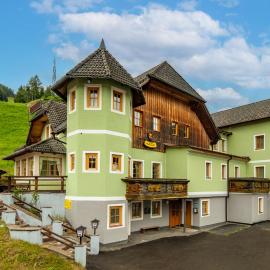 Waldschlössl Gasthof: Sankt Lorenzen ob Murau şehrinde bir otel